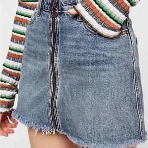 We The Free People Zipper Front Denim Raw Hem Mini Skirt 26 Distressed